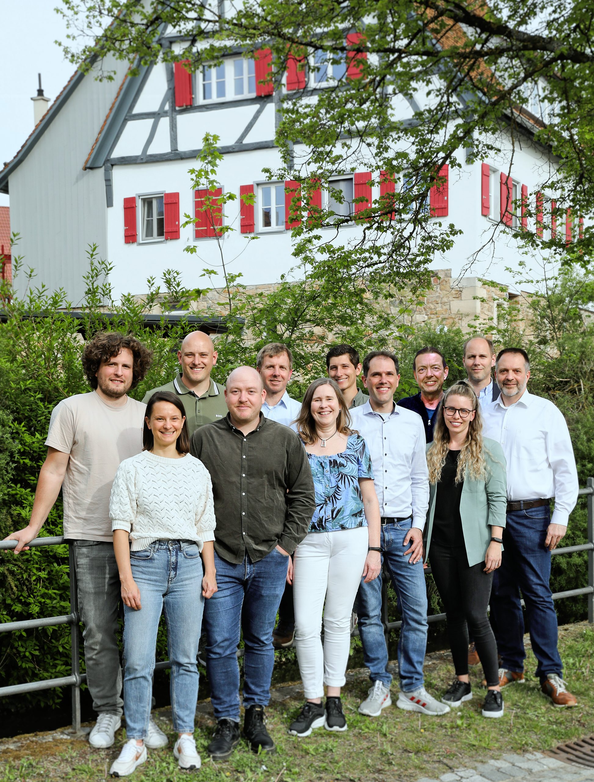 Gruppenfoto der Kandidaten Altdorfer Forum vor der Würm in der Bachstraße